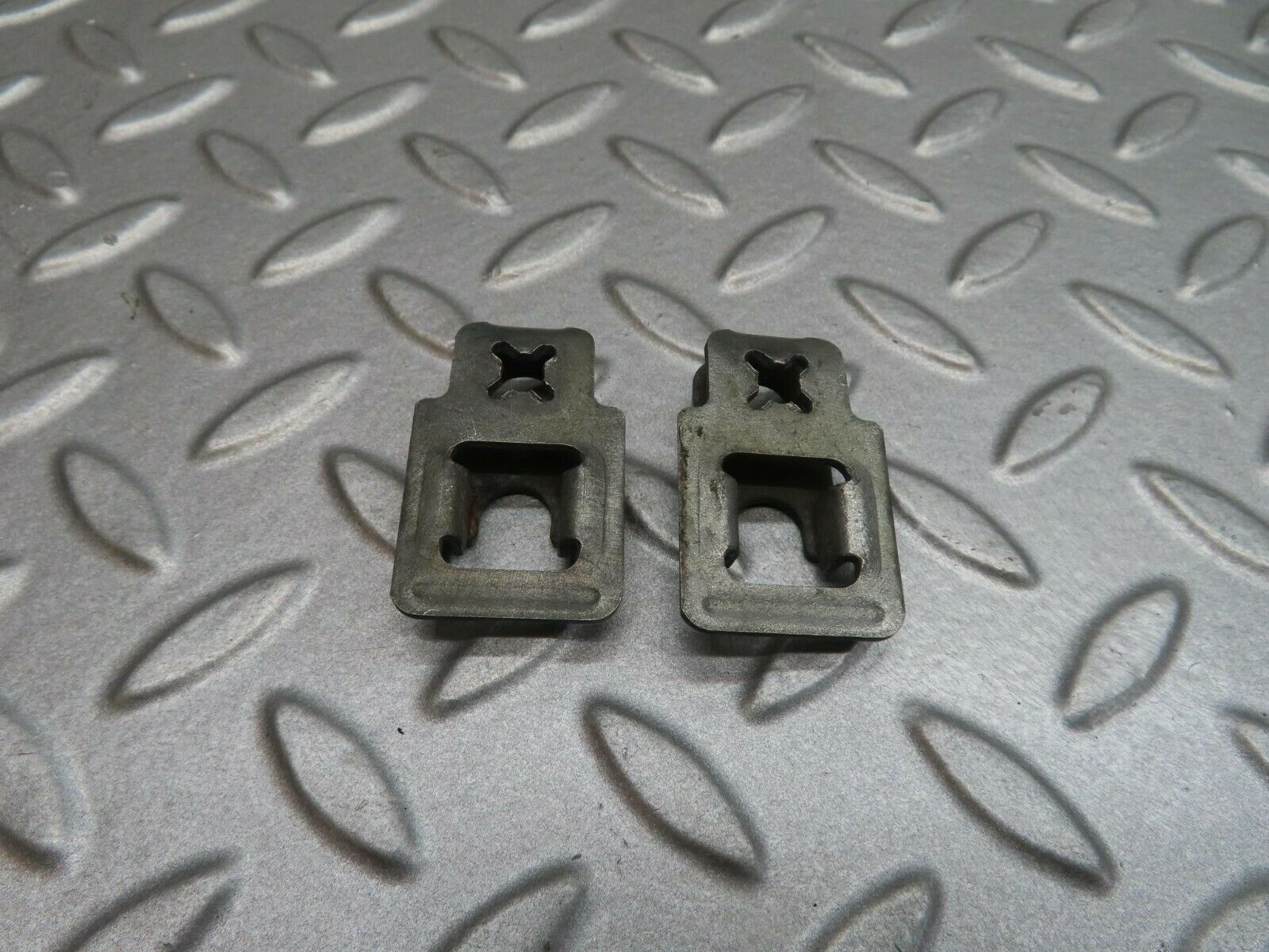 12175 Mercedes-Benz R129 300SL Coupe Fuel Injector Bracket