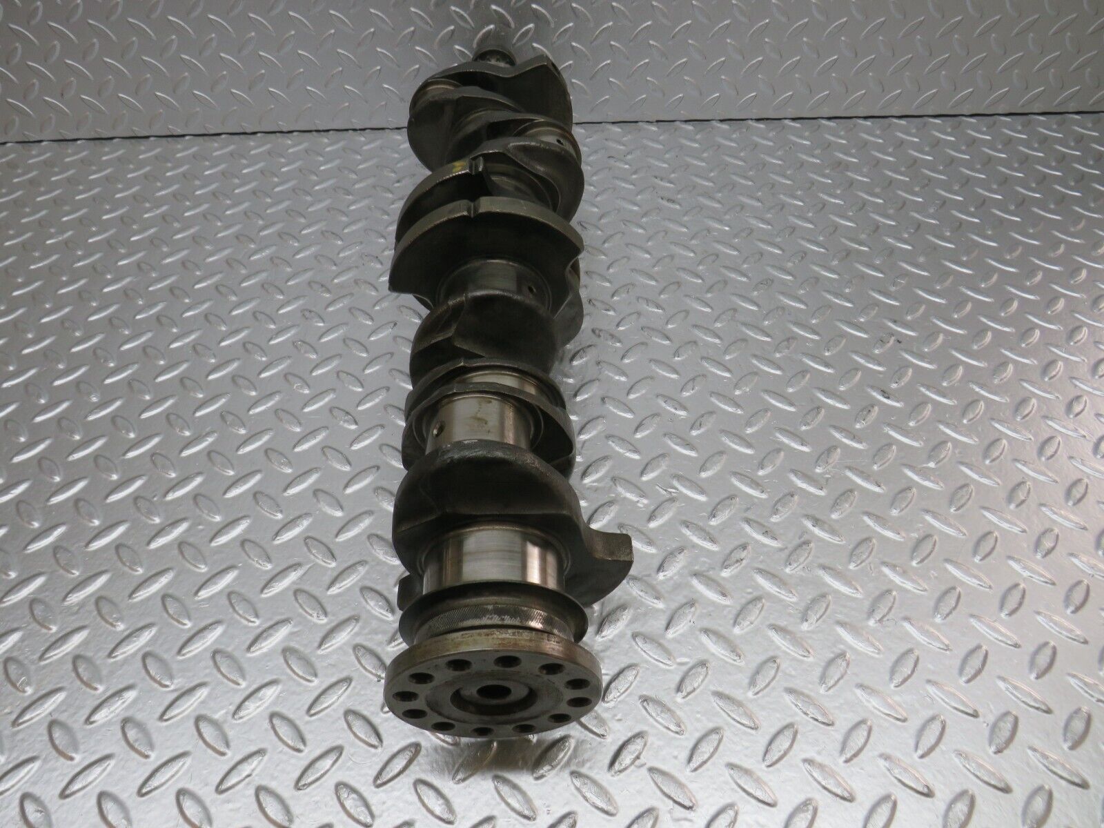 32929 Mercedes-Benz W123 300D Crankshaft OM617.912 6170310401