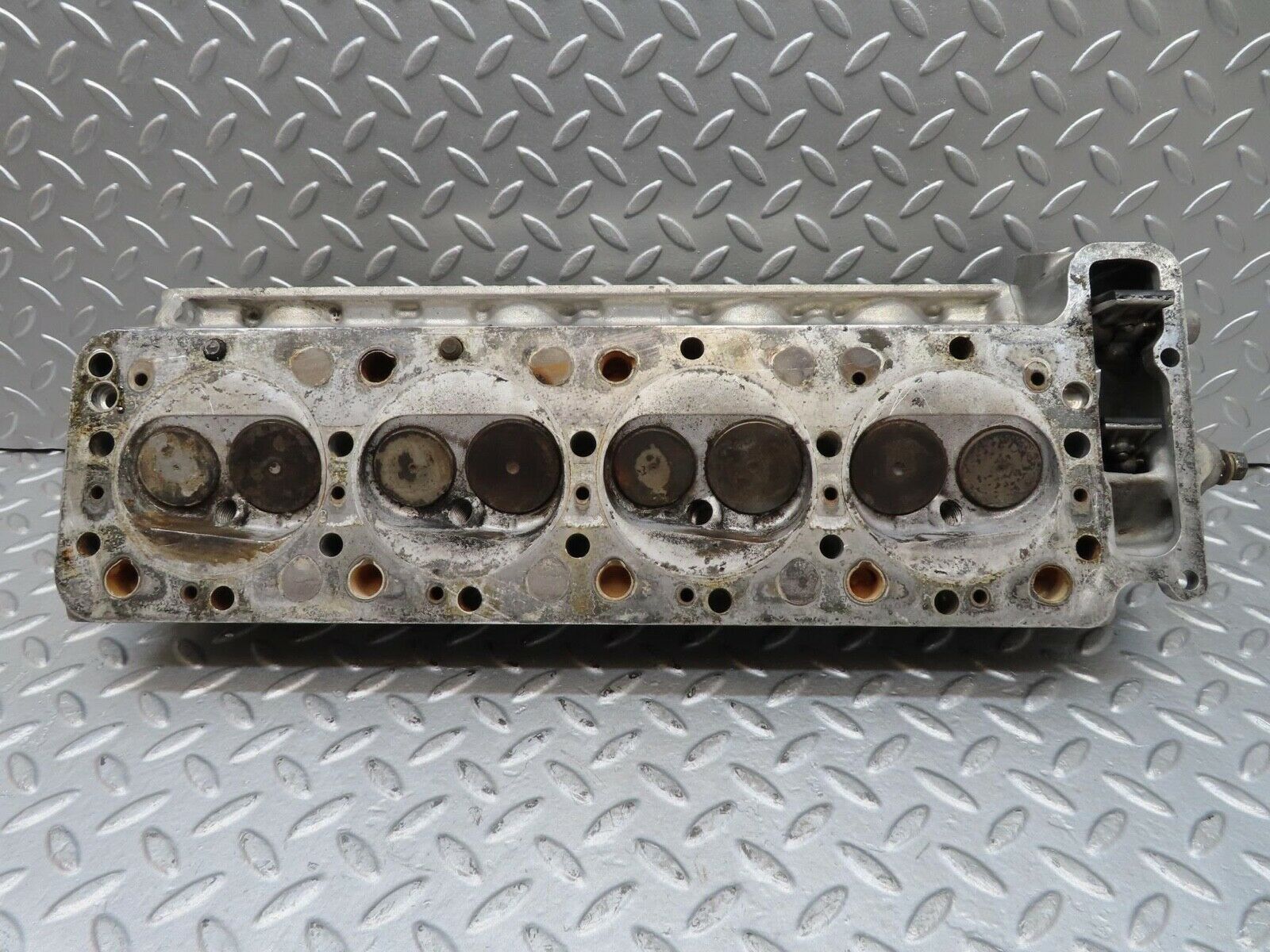 16533 Mercedes-Benz C107 350SLC Coupe Cylinder Head Left Side 1160161801