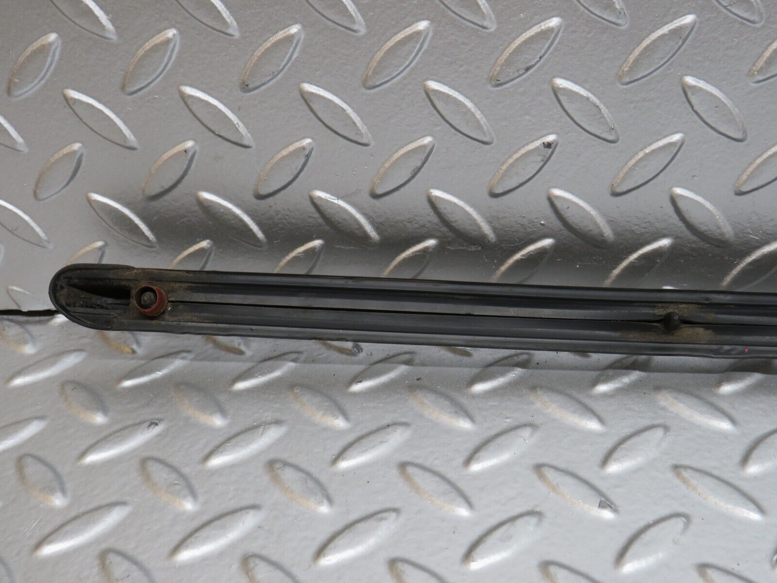 27960 Mercedes-Benz W123 280E Front Left Fender Wing Centre Moulding Trim