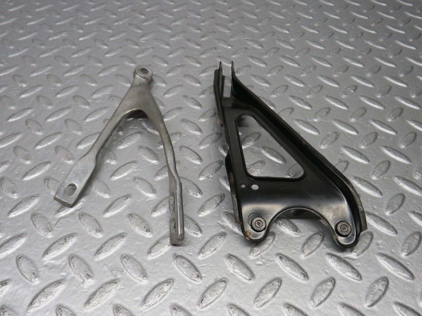 38867 Mercedes-Benz W201 190E 2.6L Steering Column Bracket