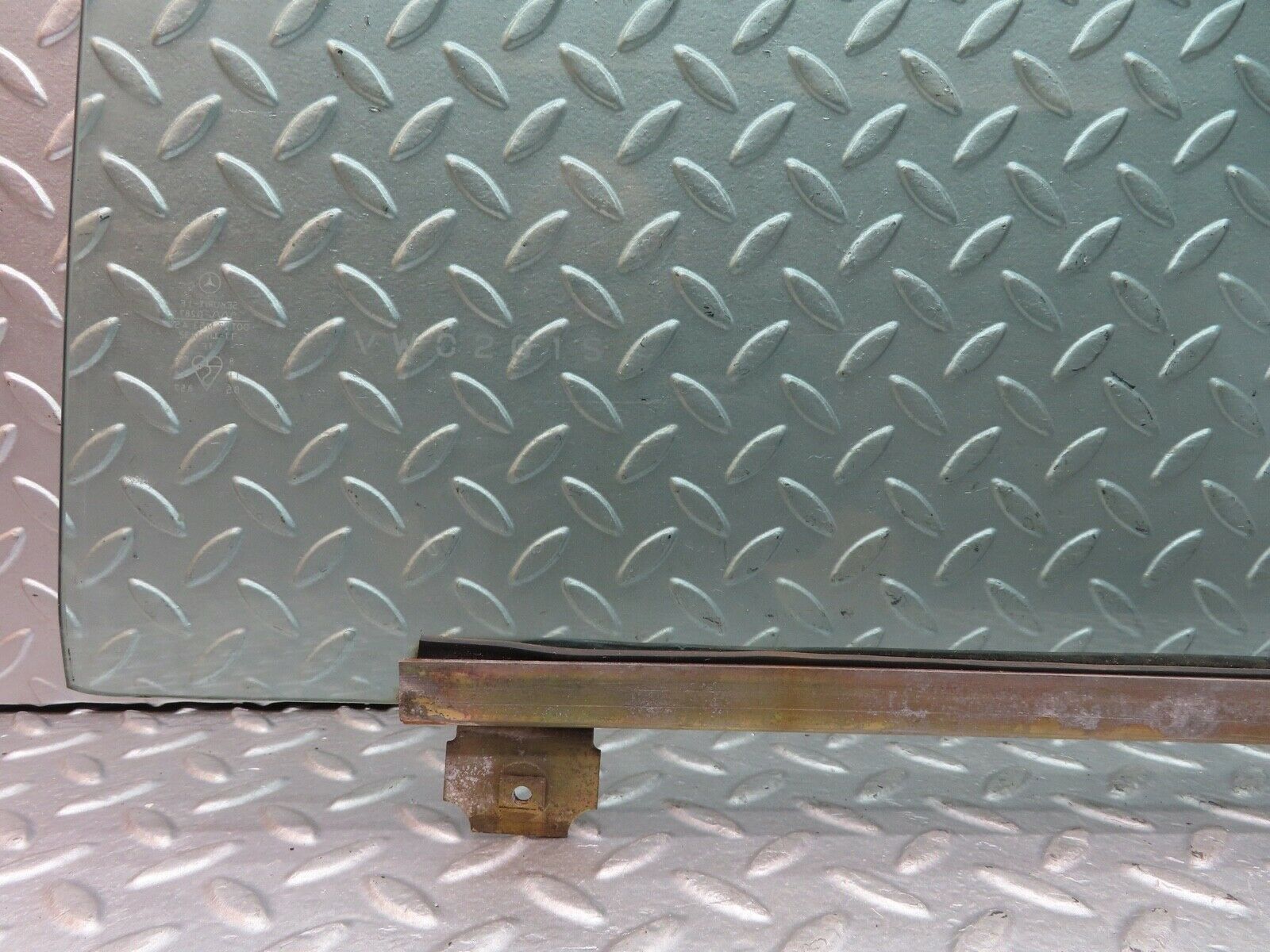 18812 Mercedes-Benz W116 Rear Right Door Window Glass