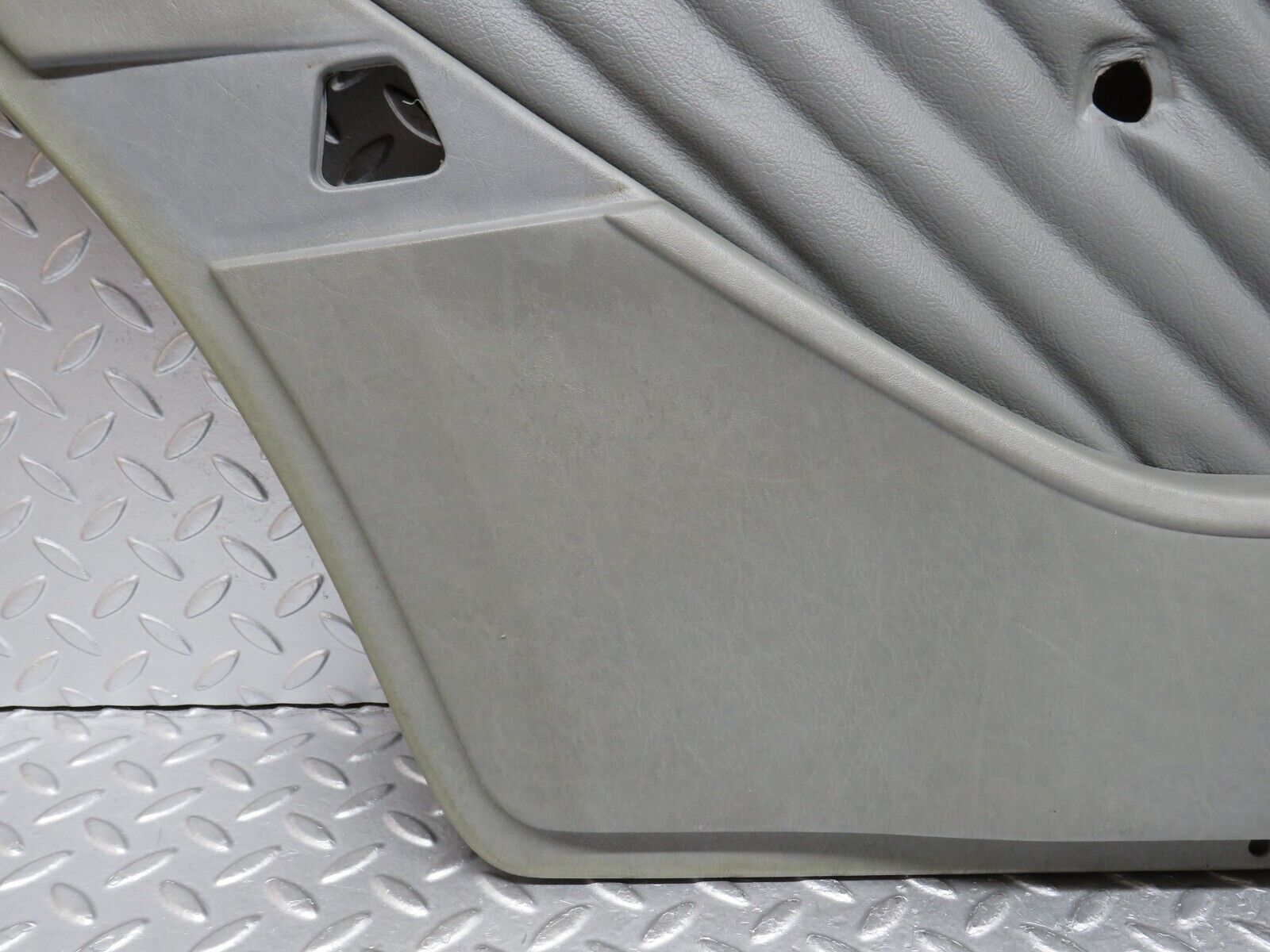 35957 Mercedes-Benz W126 420SE Rear Left Door Card Grey