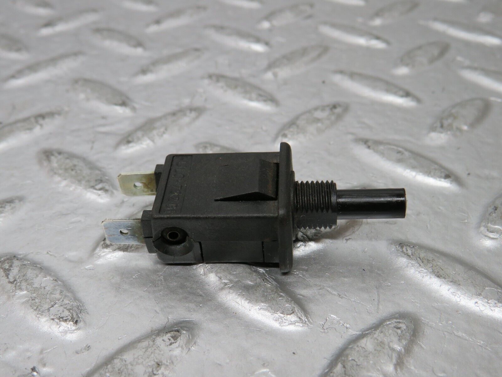 26206 Mercedes-Benz W116 450SE Door Contact Switch 0008212852