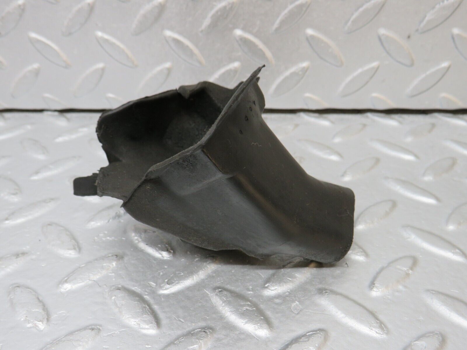 39013 Mercedes-Benz W201 190E 2.6L Water Drain Rubber Left Side 2016280169