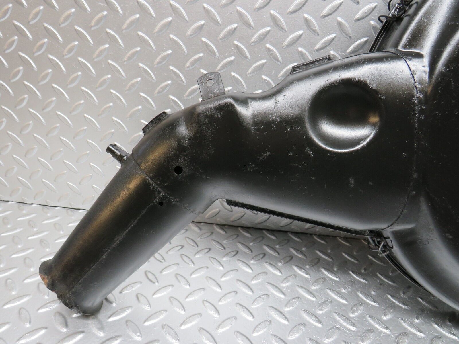 0850 Mercedes-Benz C107 350SLC Coupe Air Filter Housing 4515785126