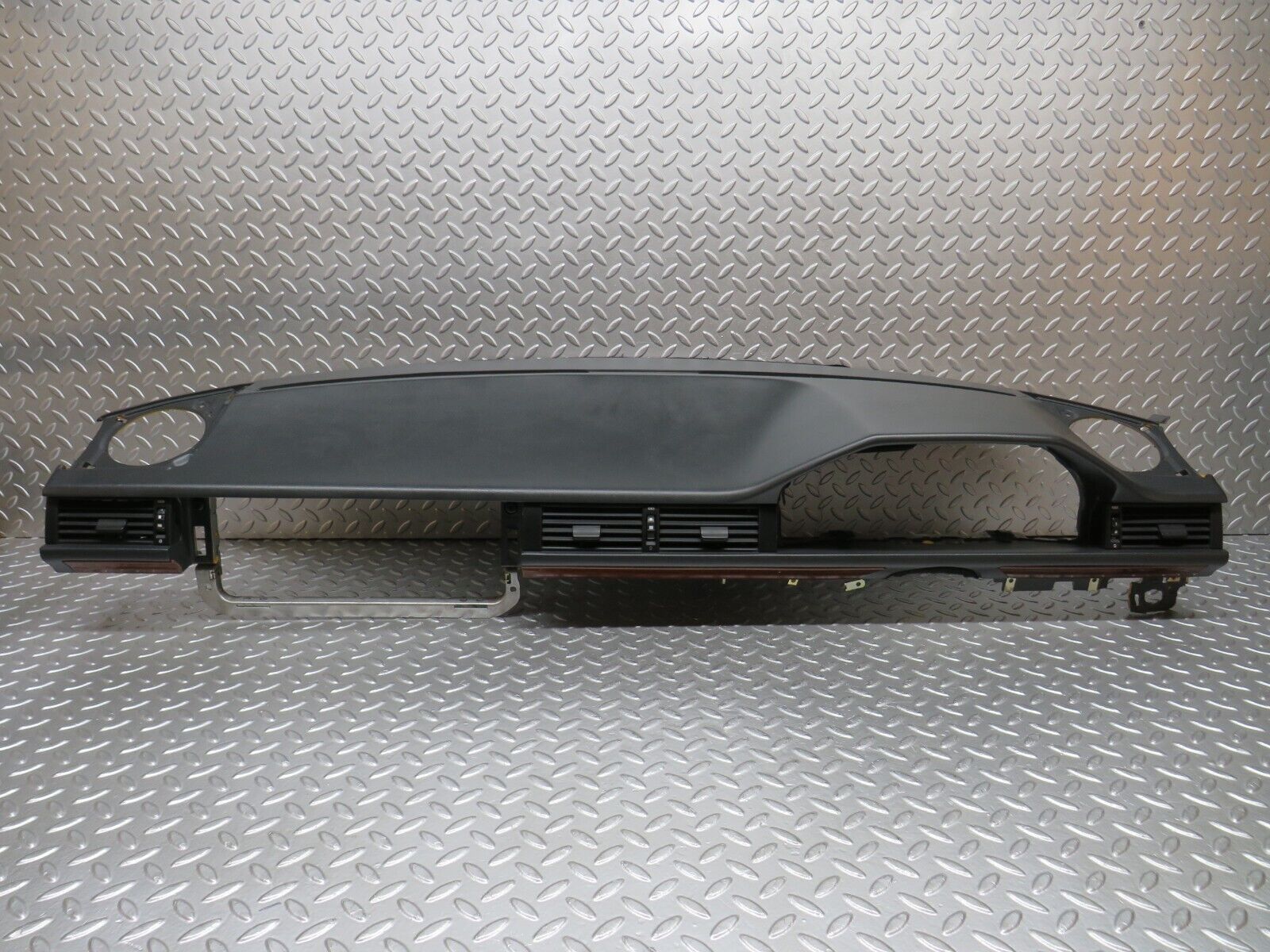 31338 Mercedes-Benz S124 220TE Wagon Dashboard Black