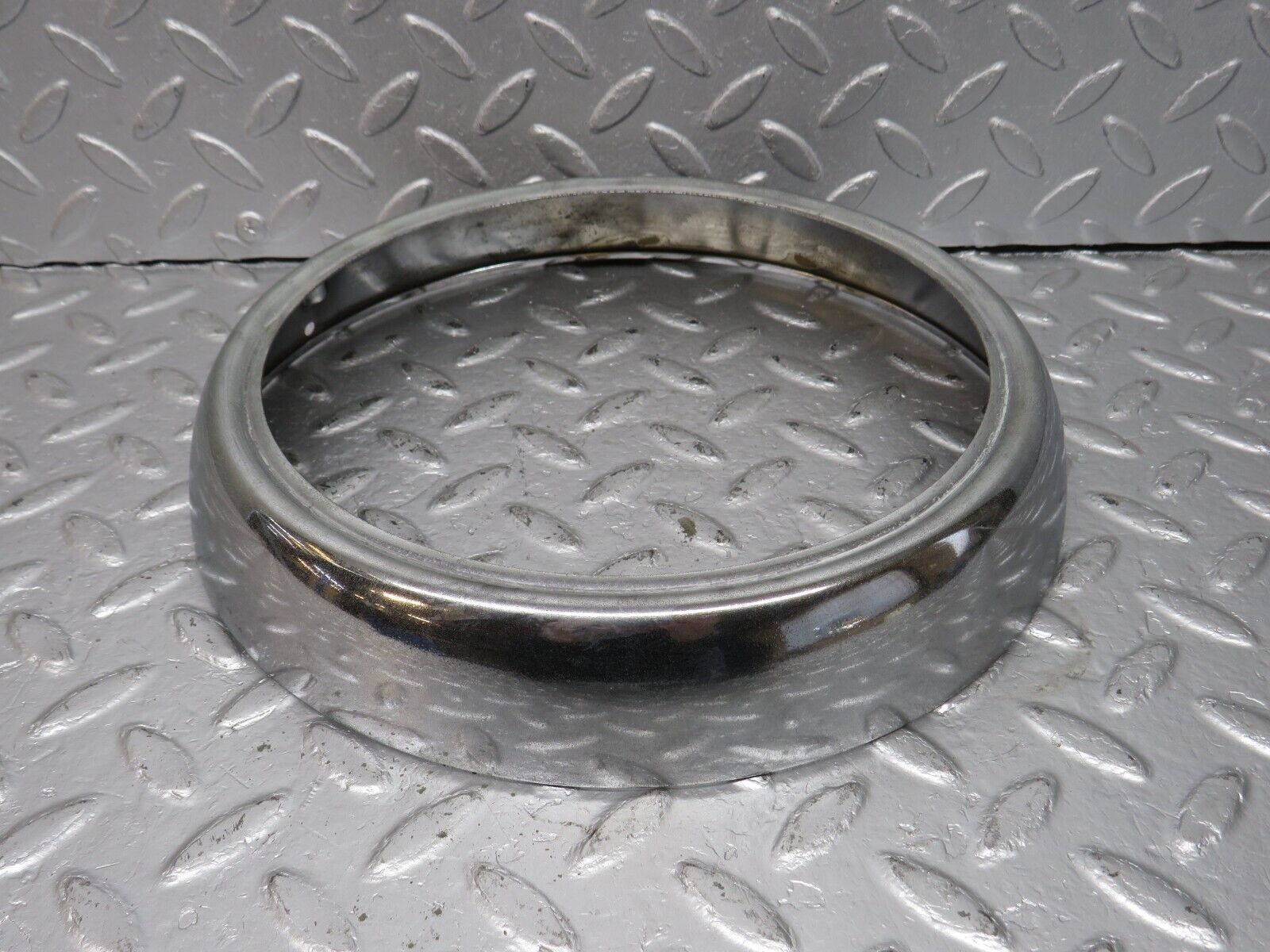 40508 Mercedes-Benz W110 230 Front Right Headlight Chrome Frame