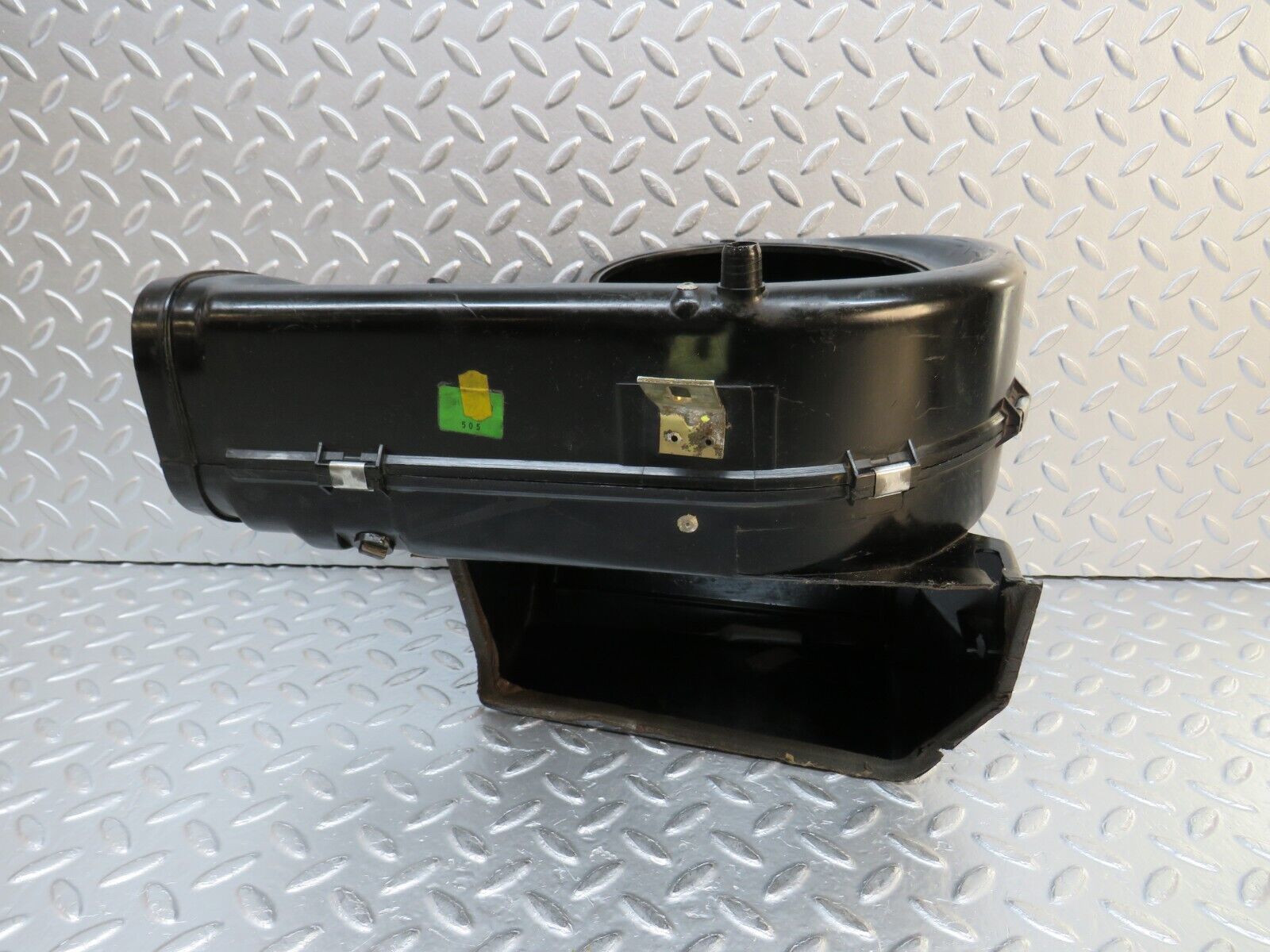 32246 Mercedes-Benz W116 350SE Heater Blower Motor Housing