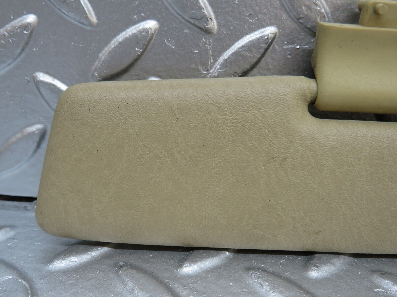 29317 Mercedes-Benz W124 230E Sun Visor Middle Beige