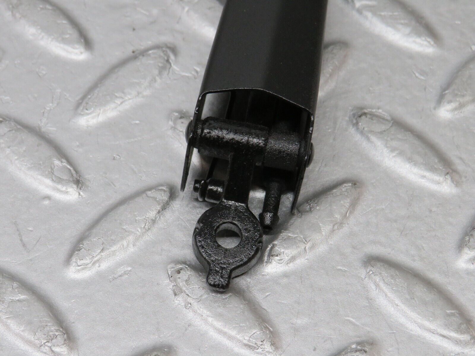 36341 Mercedes-Benz W126 420SE Headlight Wiper Arm Bosch Left Side