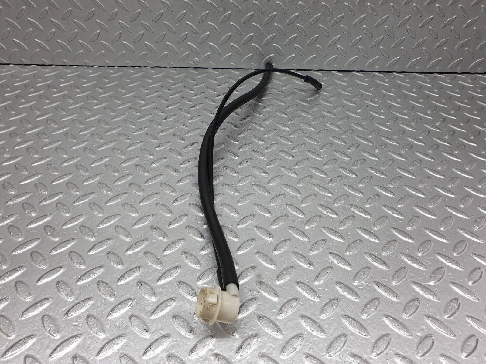 41110 Mercedes-Benz W126 300SE Fuel Vapor Hose Pipe 2014710781