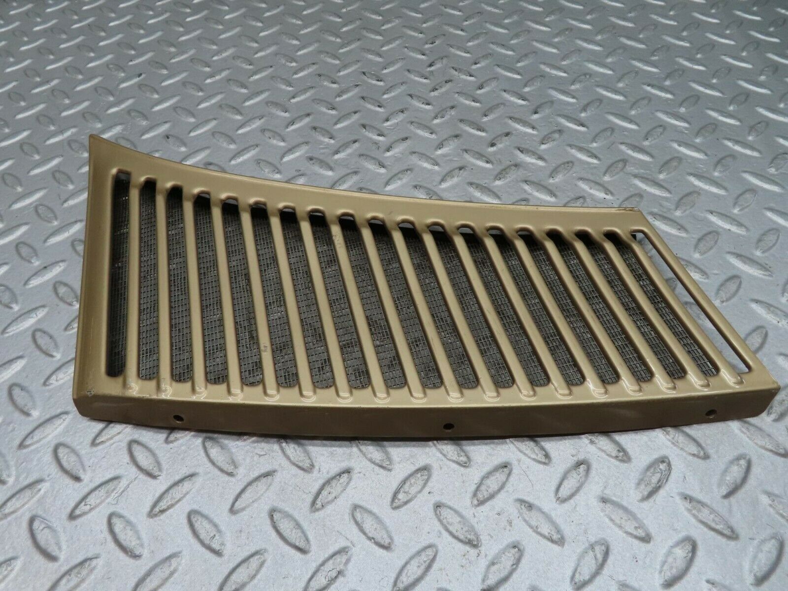 16583 Mercedes-Benz C107 380SLC Air Intake Grill Right Side