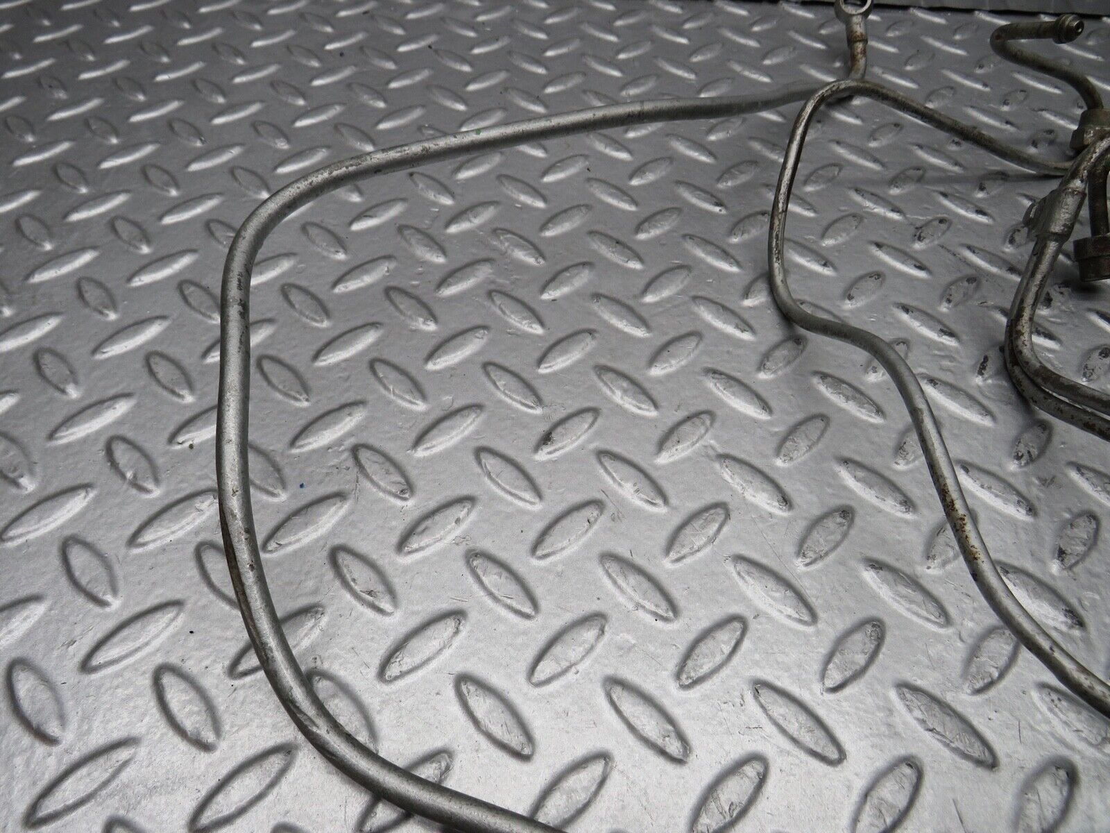 27828 Mercedes-Benz S124 300TE Wagon Fuel Pipe Hose Set 6050701432