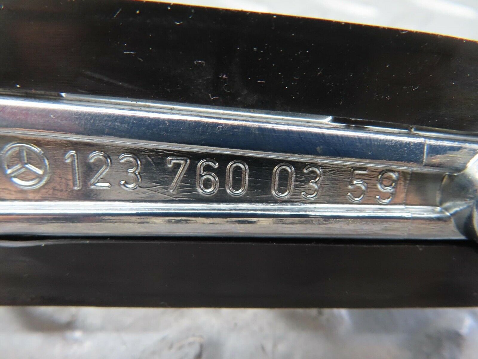 7024 Mercedes-Benz W123 230E Rear Exterior Door Handle 1237600359