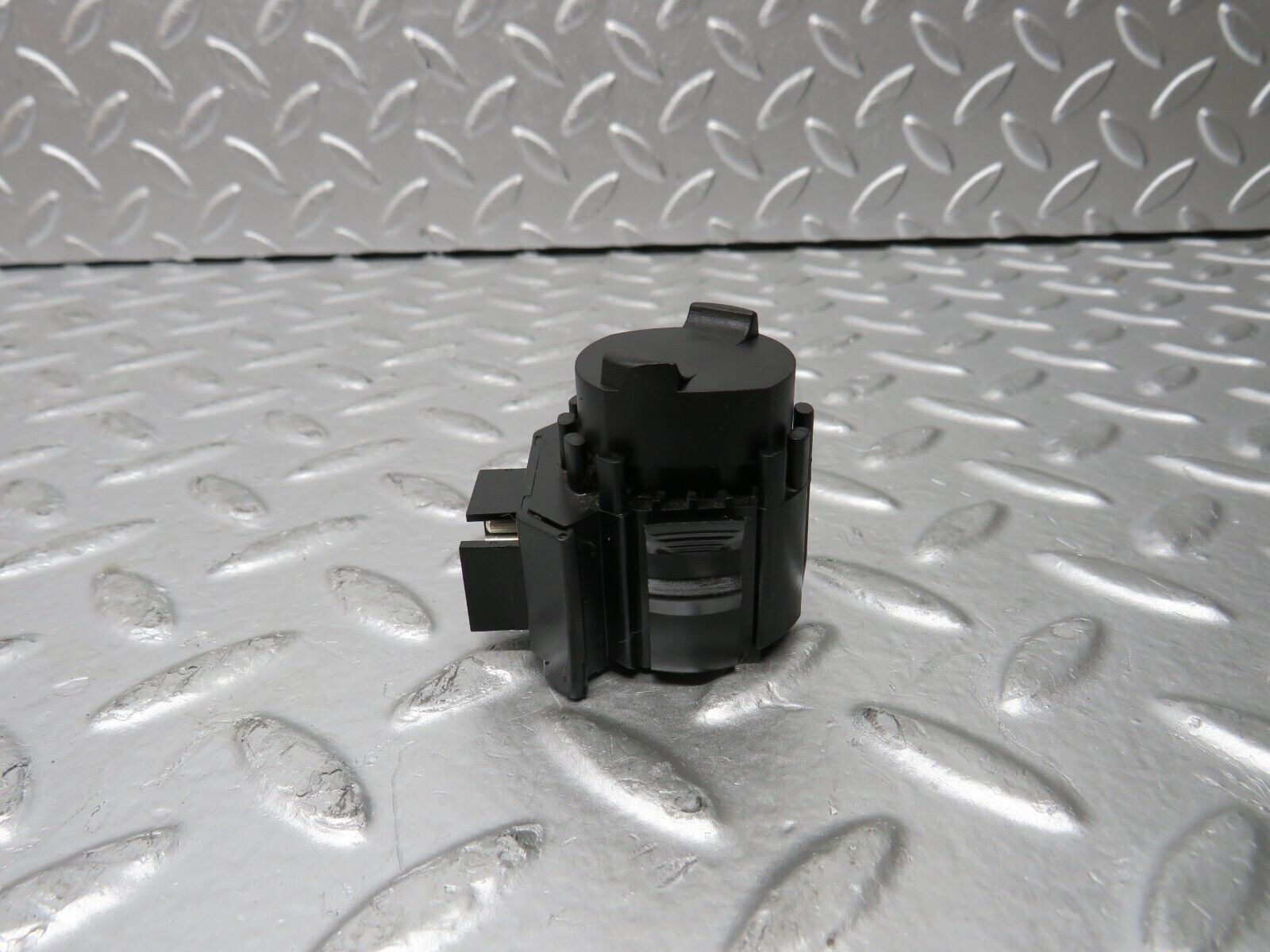 30336 Mercedes-Benz W124 230E Kick Down Switch 0025452214