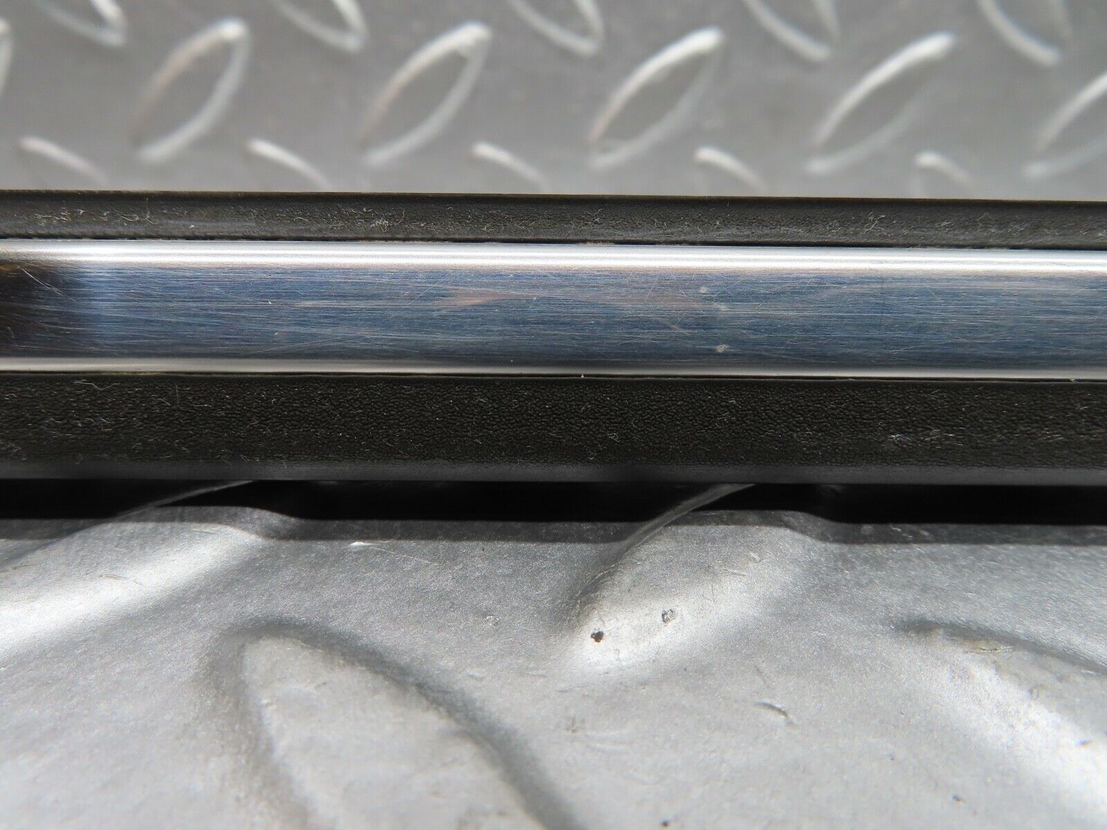 21100 Mercedes-Benz W123 230E Rear Right Door Centre Moulding Trim