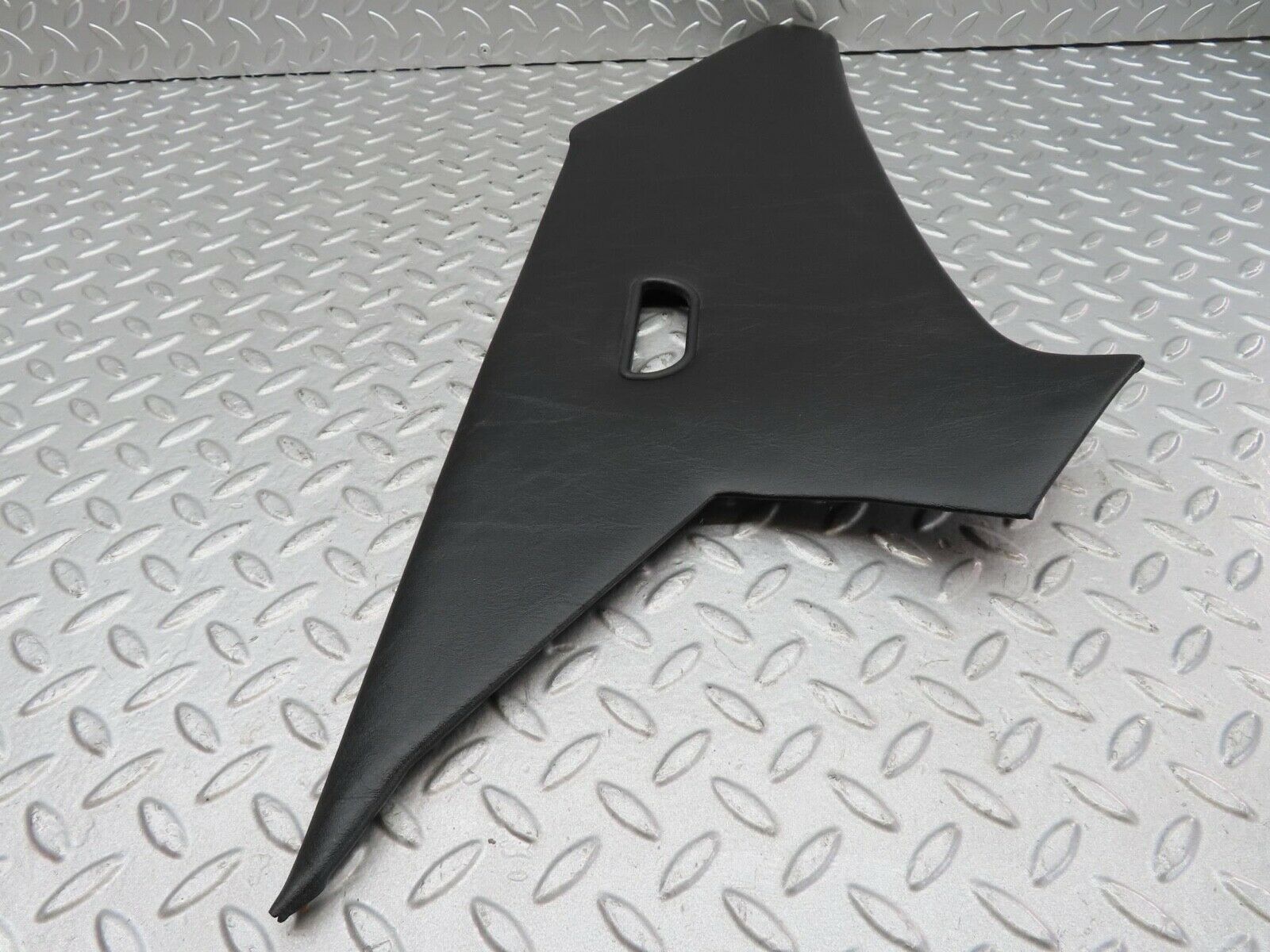 14681 Mercedes-Benz W201 190E C Pillar Cover Trim Left 2016950144