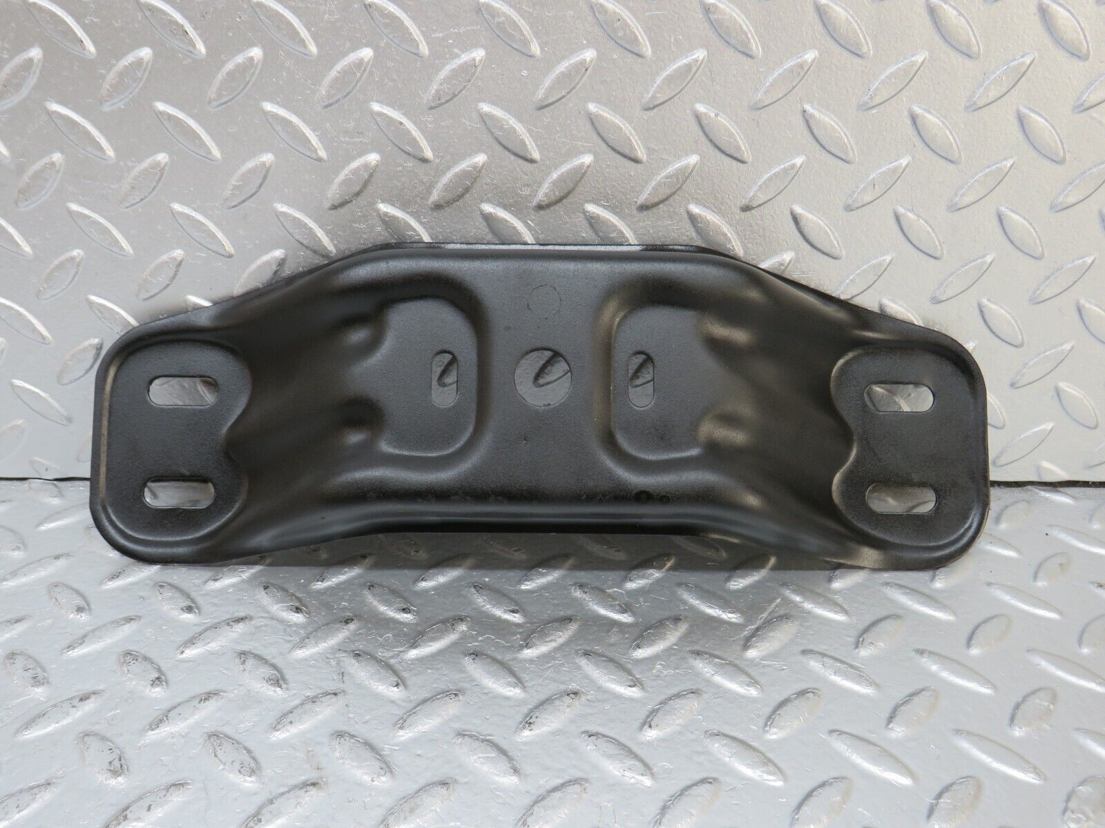 33913 Mercedes-Benz W124 260E Gearbox Mount Bracket