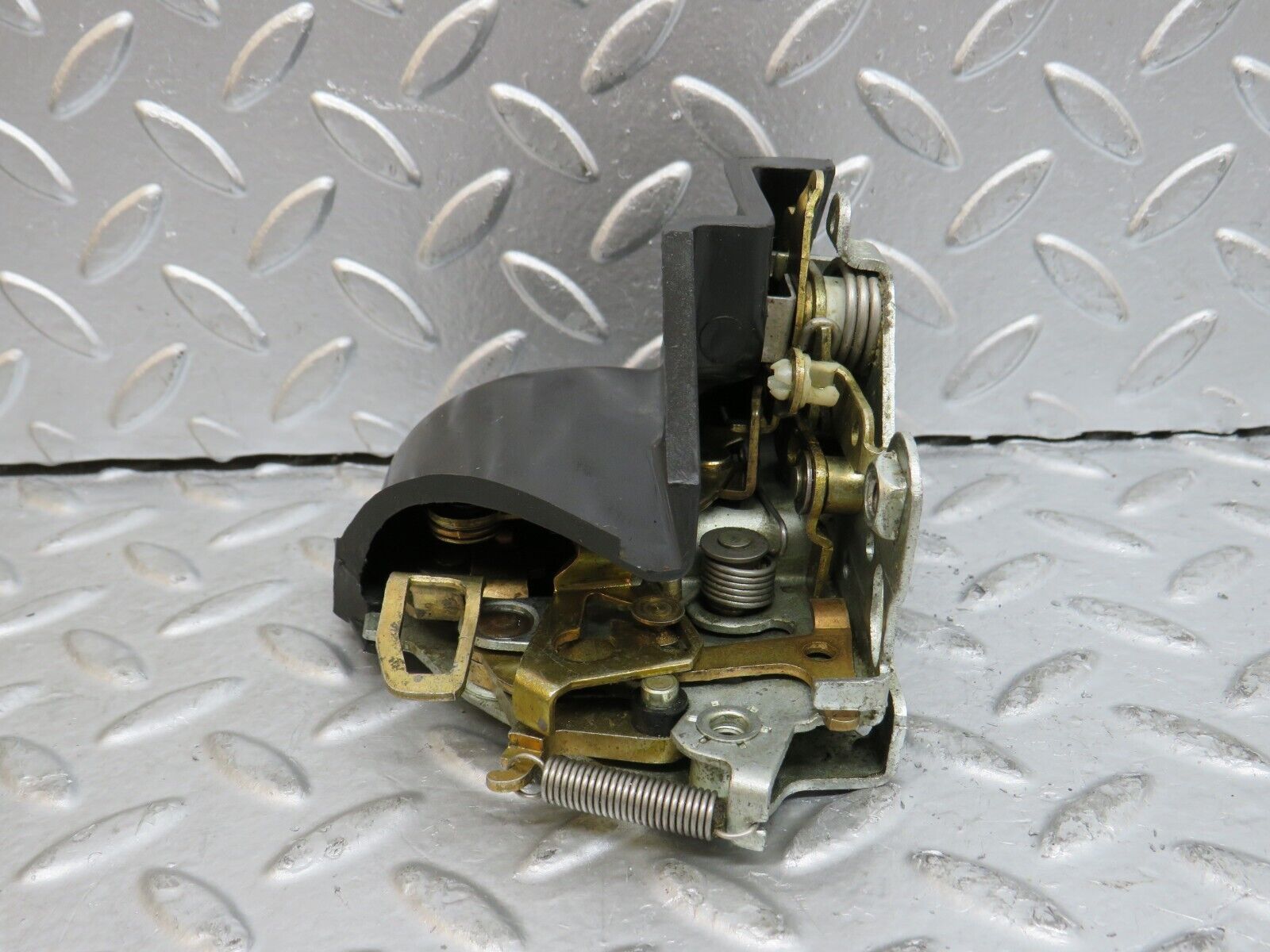 29669 Mercedes-Benz W123 230E Rear Right Door Lock Mechanism 1237230208