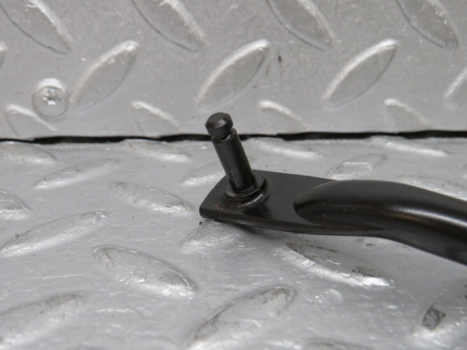 38934 Mercedes-Benz W201 190E 2.6L Accelerator Pedal Linkage 2013010218