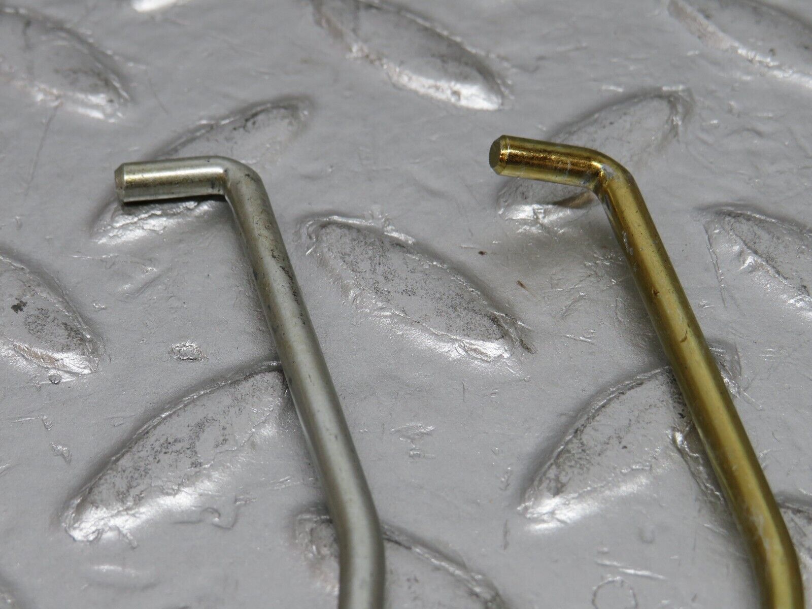 32490 Mercedes-Benz S124 300TE Wagon Front Door Lock Knob Pair