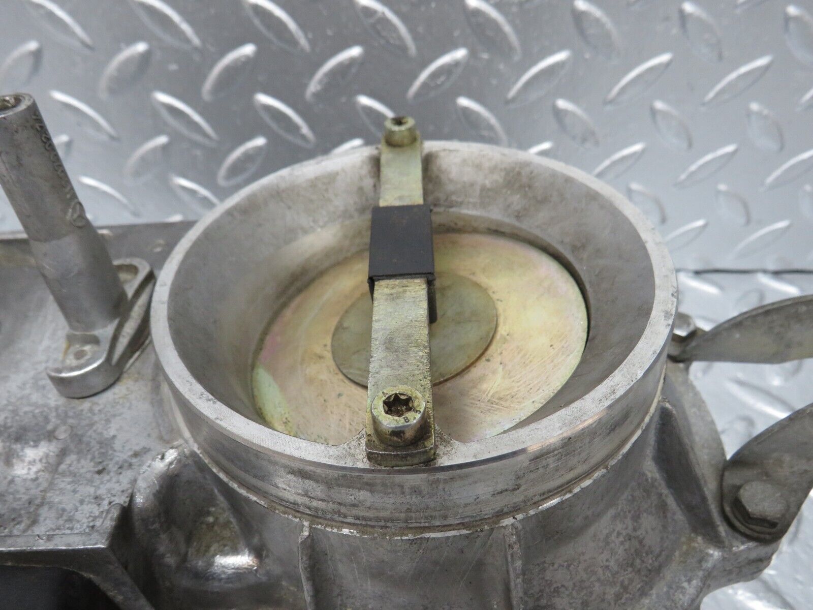 32642 Mercedes-Benz S124 300TE Air Flow Mass Meter Sensor Bosch 1031410090