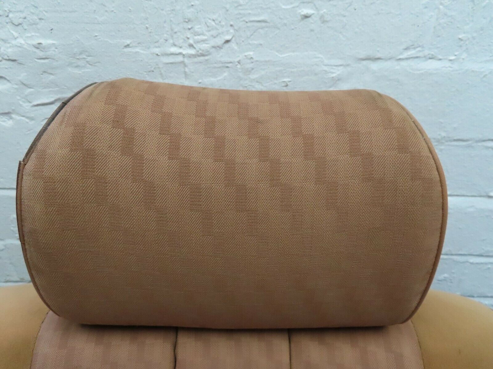 6321 Mercedes-Benz W126 380SE Front Right Seat Driver Seat Palomino