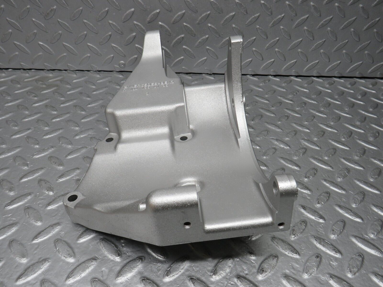 38134 Mercedes-Benz A124 320E Cabriolet Alternator Generator Bracket 1041550135