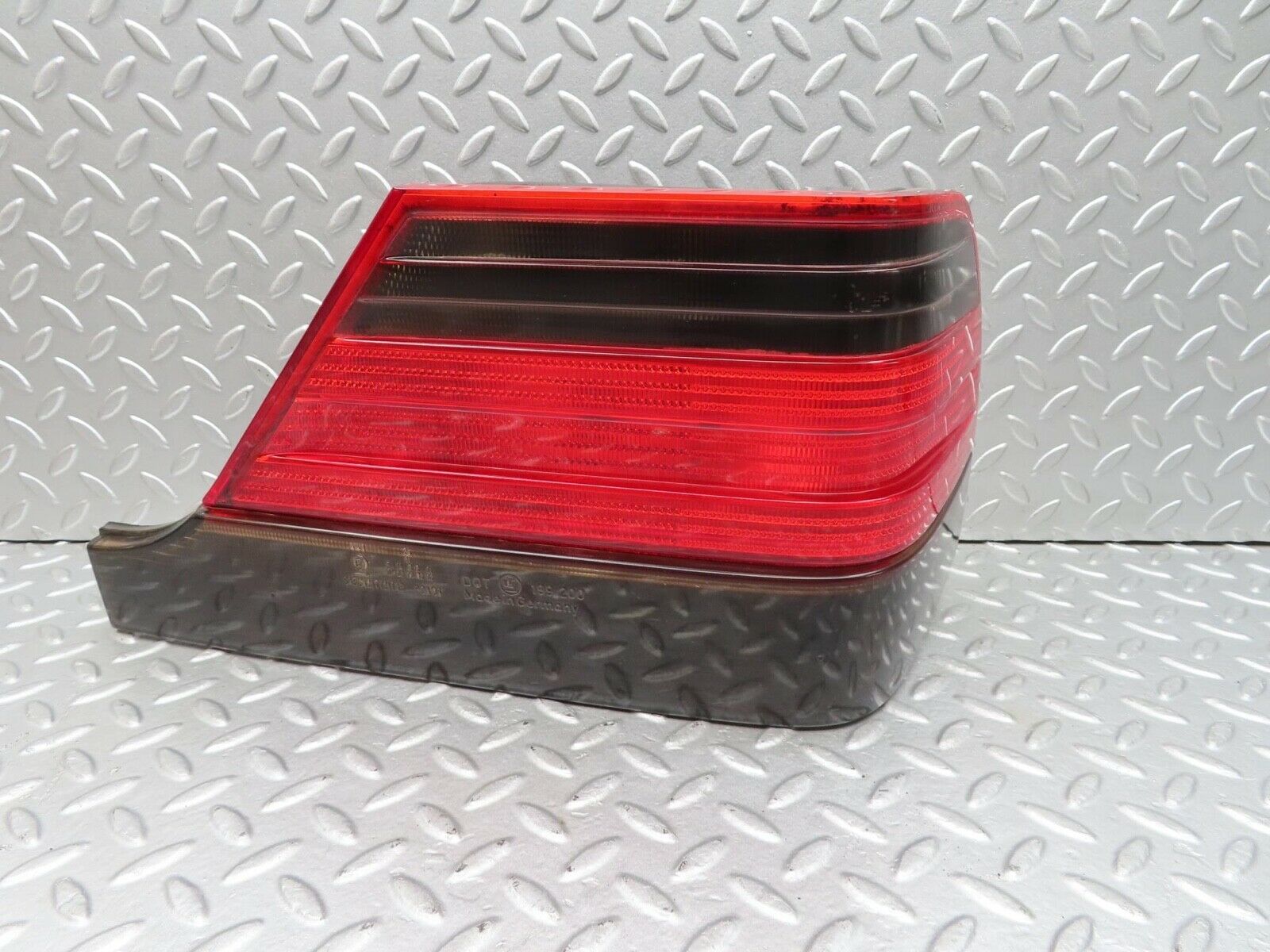 14913 Mercedes-Benz W140 S320 Tail Light Right Side