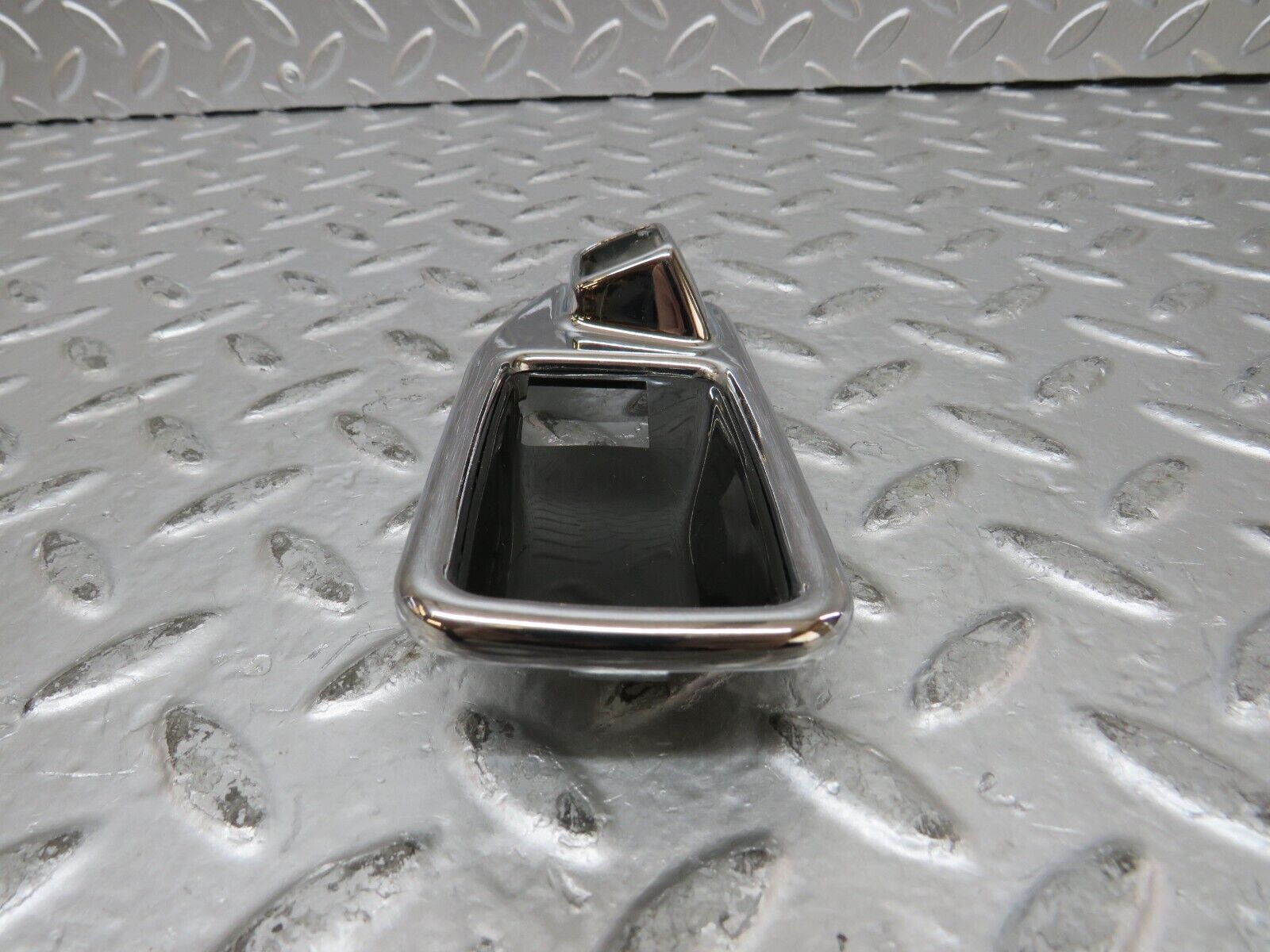 27173 Mercedes-Benz W123 280E Chrome Frame Door Opener Front Left 1167660211