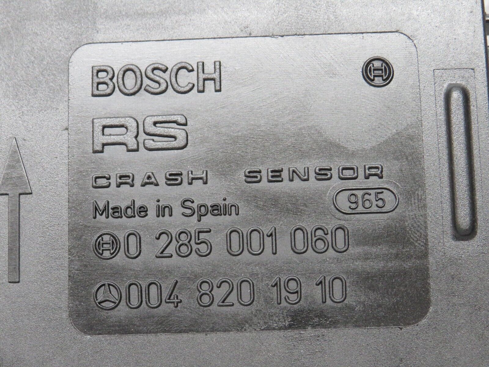 30411 Mercedes-Benz W124 230E Crash Sensor 0048201910 0285001060