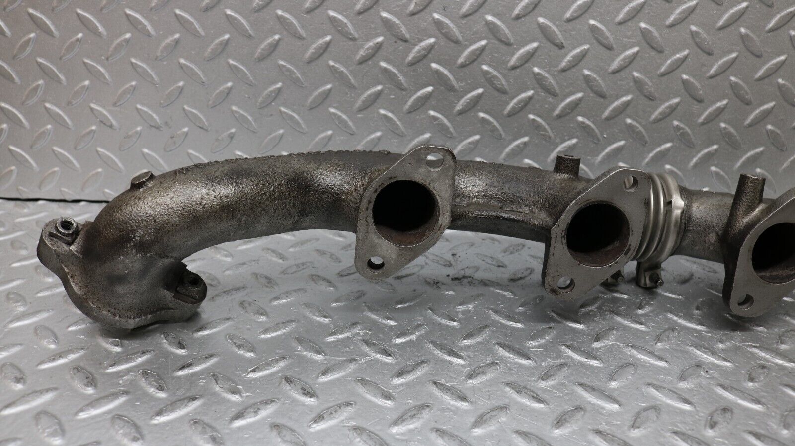37250 Mercedes-Benz C126 420SEC Coupe Exhaust Manifold Left Side 1161422302