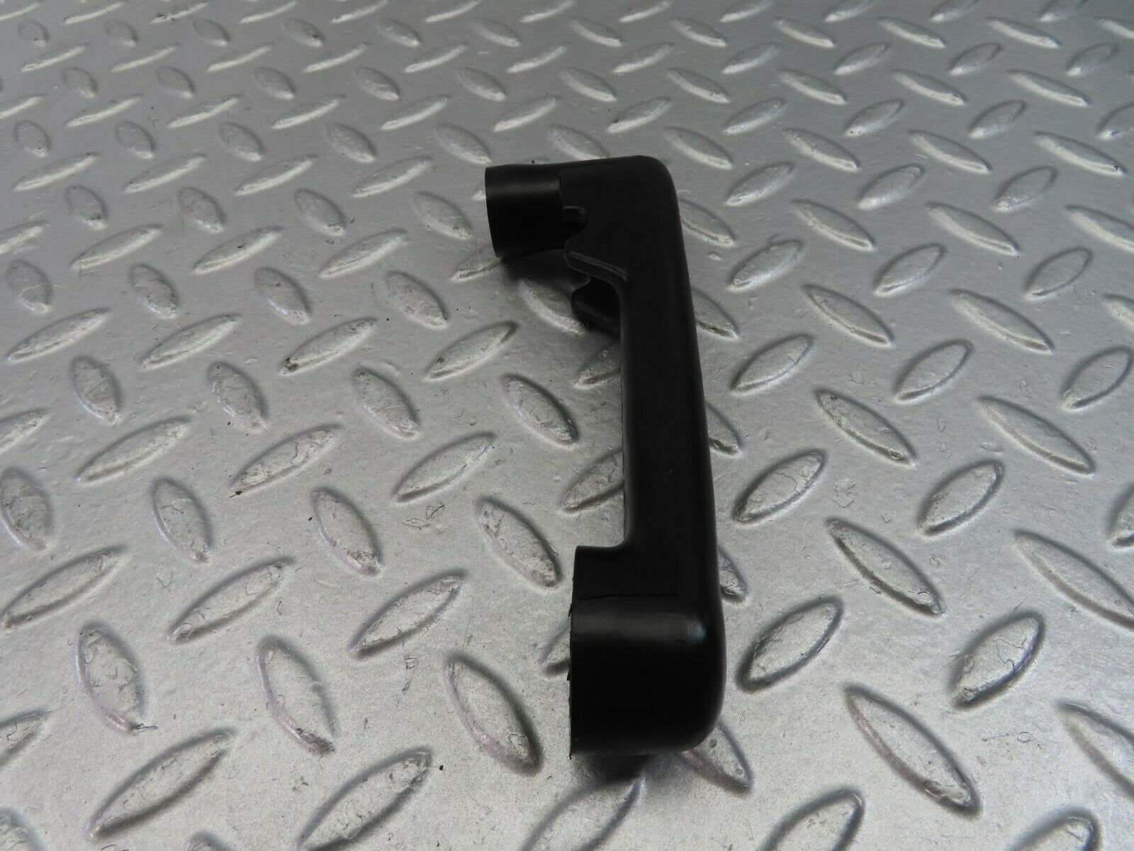 9942 Mercedes-Benz C123 230CE Coupe Crankcase Breather Pipe 1020942682