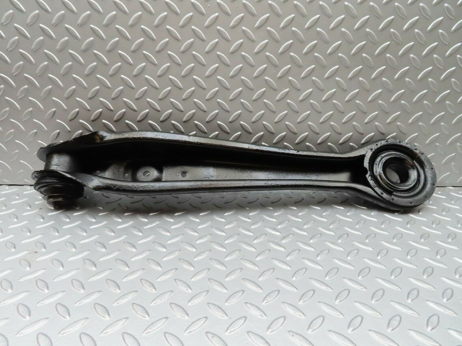 3563 Mercedes-Benz W108 280SE Rear Right Axle Spring Coil Mount