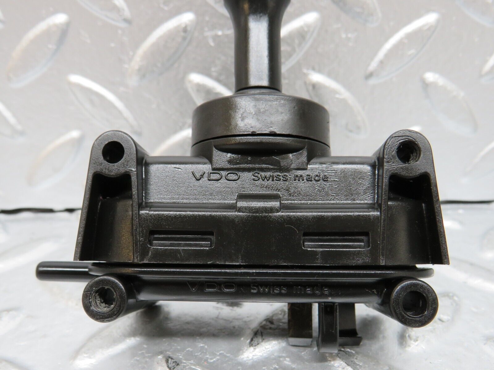 29378 Mercedes-Benz W124 230E Door Lock Vacuum Actuator Rear Right 0008007975