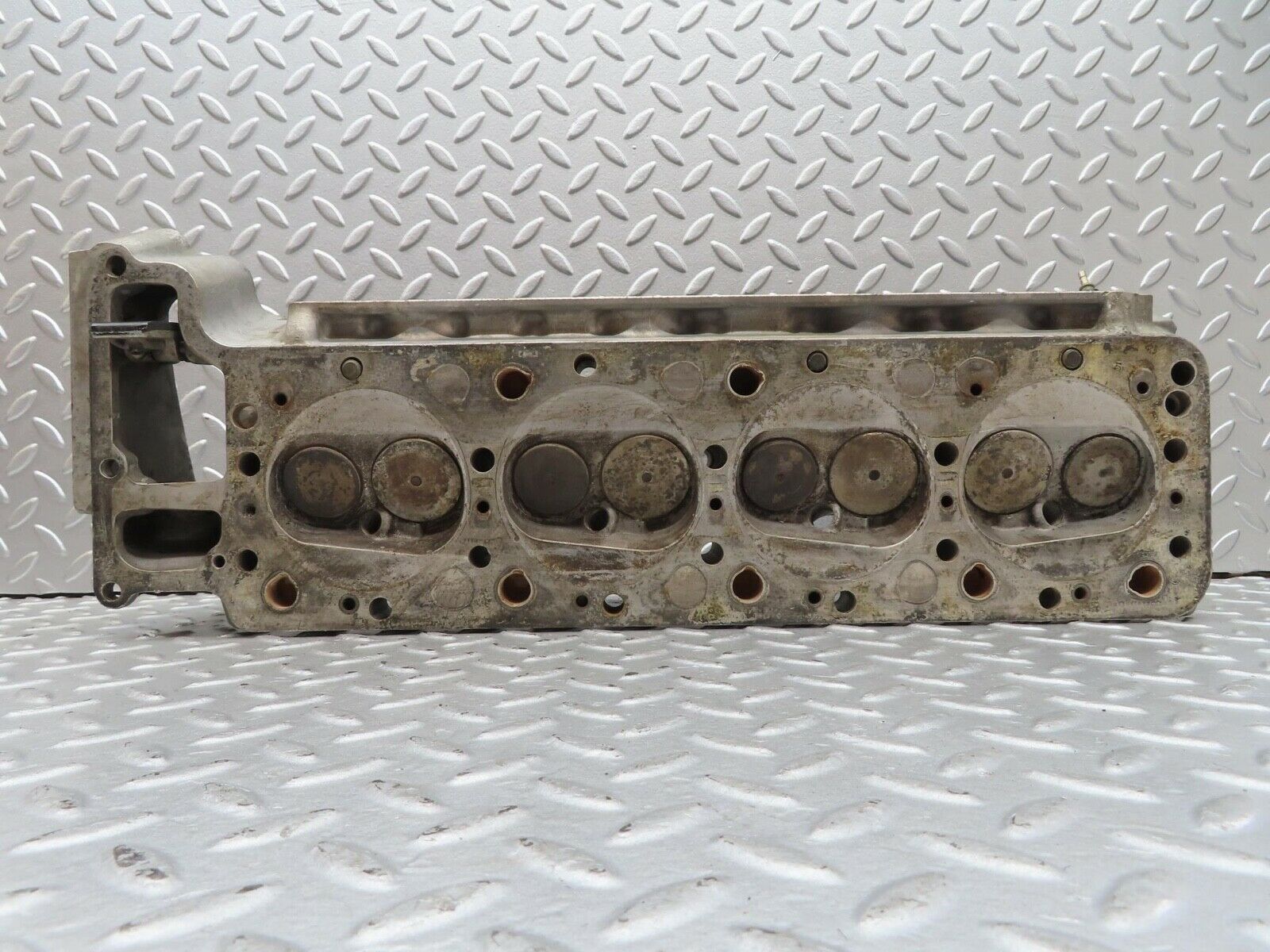 16532 Mercedes-Benz C107 350SLC Coupe Cylinder Head Right Side 1160161901