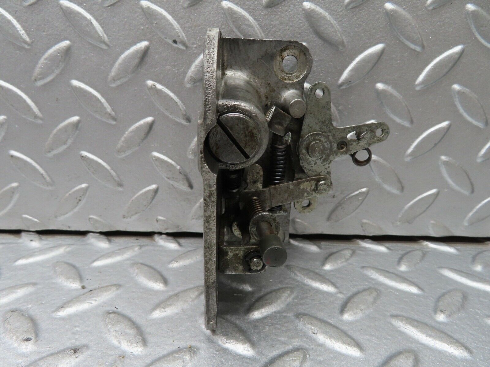 18850 Mercedes-Benz W121 190b Ponton Rear Right Door Lock Mechanism