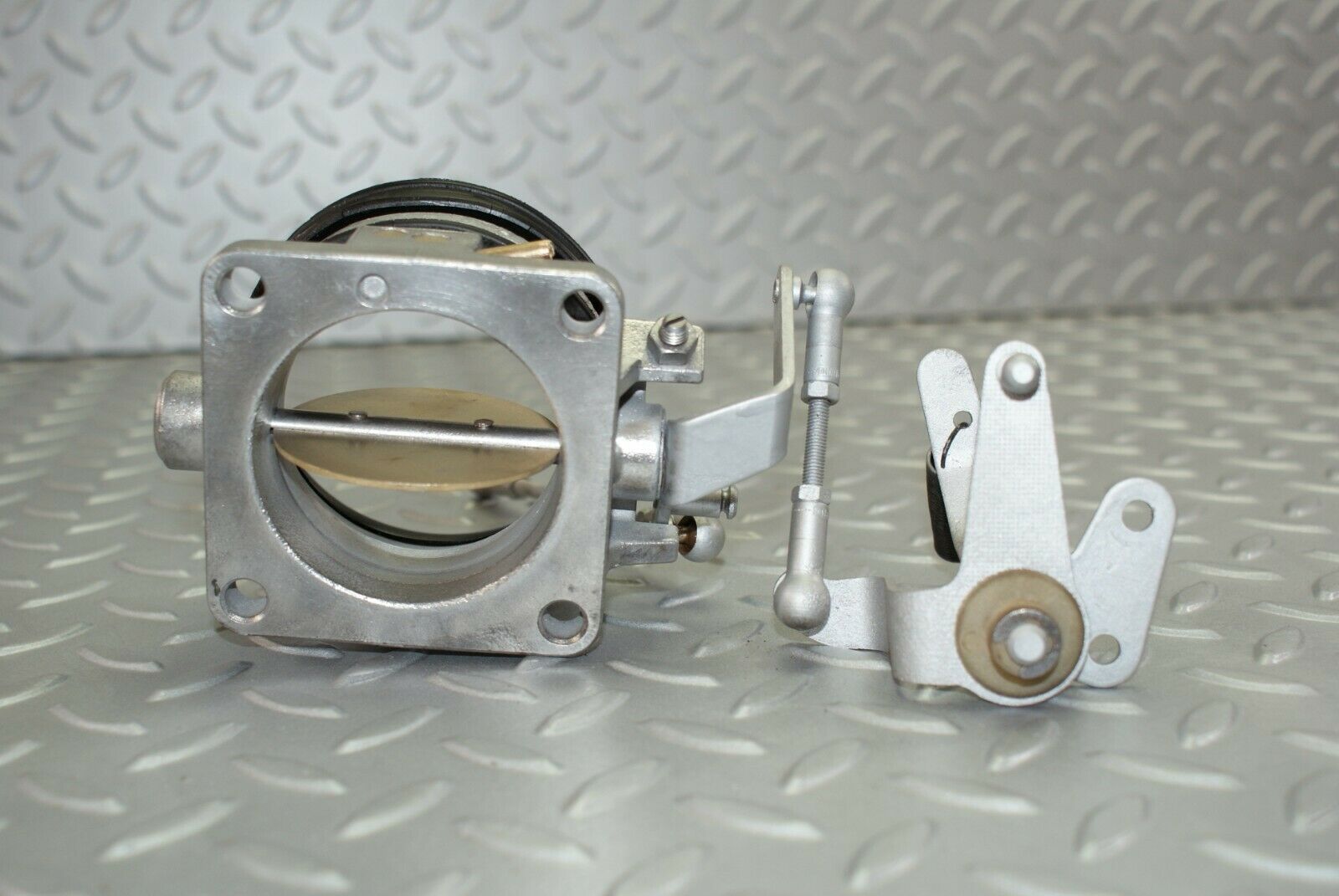 2998 Mercedes-Benz C123 280CE Coupe Throtthle Body Valve & Linkage