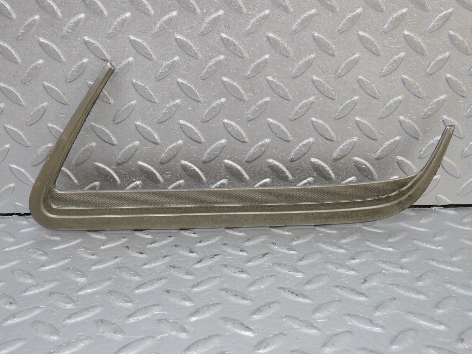 40225 Mercedes-Benz W110 230 C Pillar Chrome Trim Left Side 1116900389