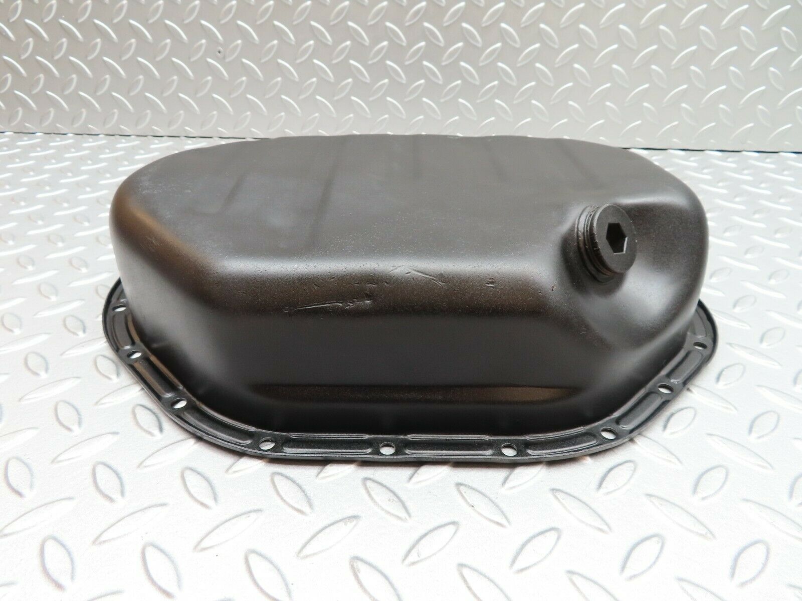 4891 Mercedes-Benz W114 280CE Coupe Oil Sump