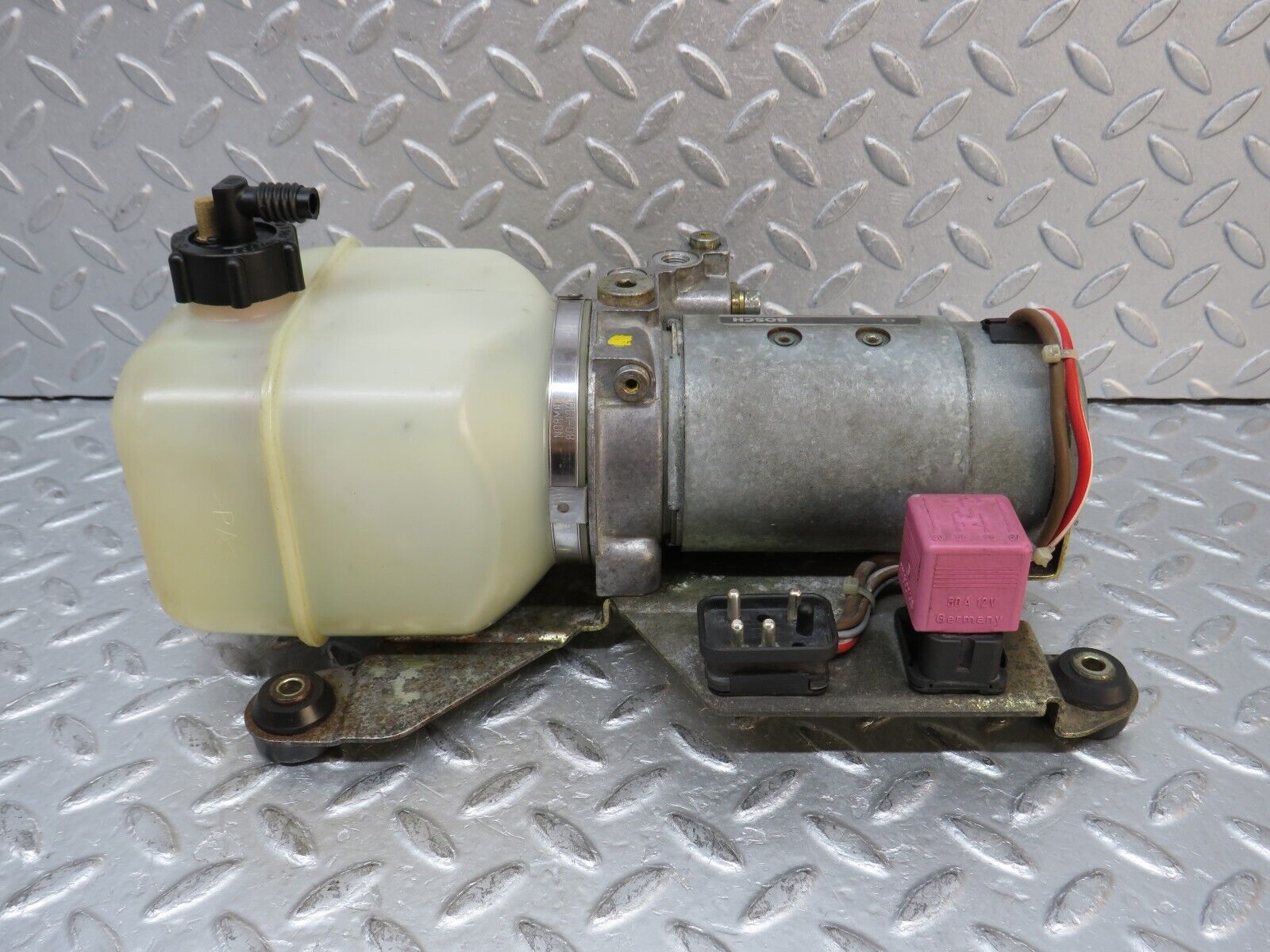 37967 Mercedes-Benz A124 320E Cabriolet Roof Top Hydraulic Pump Motor Bosch 1248002348 0542020007