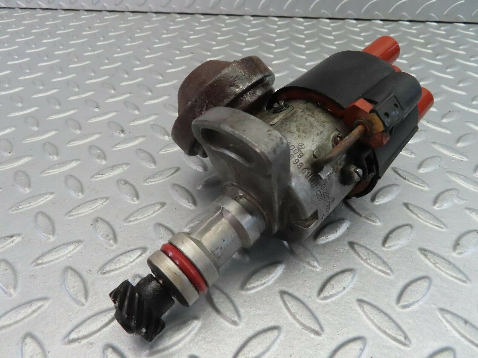 7549 Mercedes-Benz S123 230TE Ignition Distributor Bosch 0021589801