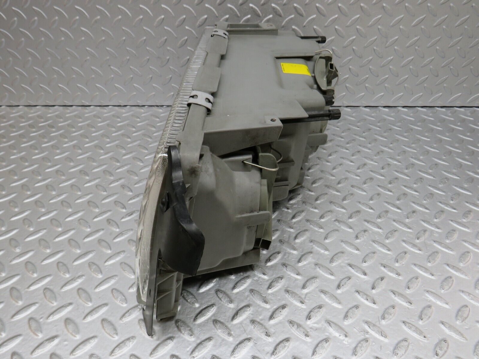 36377 Mercedes-Benz W126 420SE Headlight Bosch Right 1305235092 1305620454