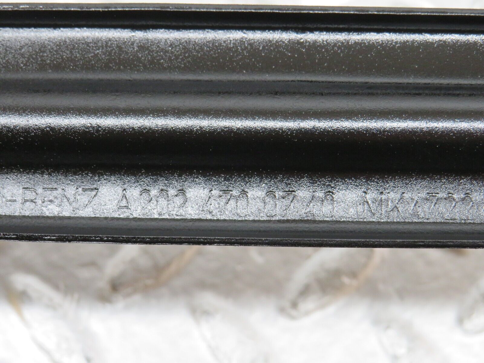 33393 Mercedes-Benz W202 C180 Fuel Tank Tightening Strap 2024700740