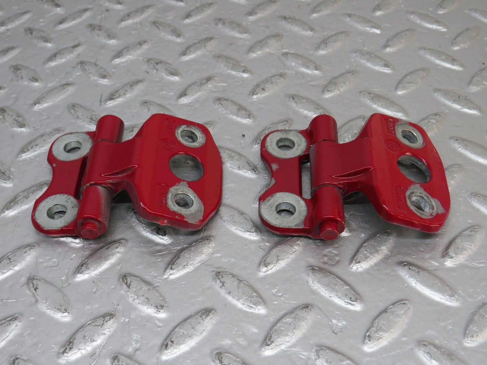 33371 Mercedes-Benz W202 C180 Front Door Hinge Left