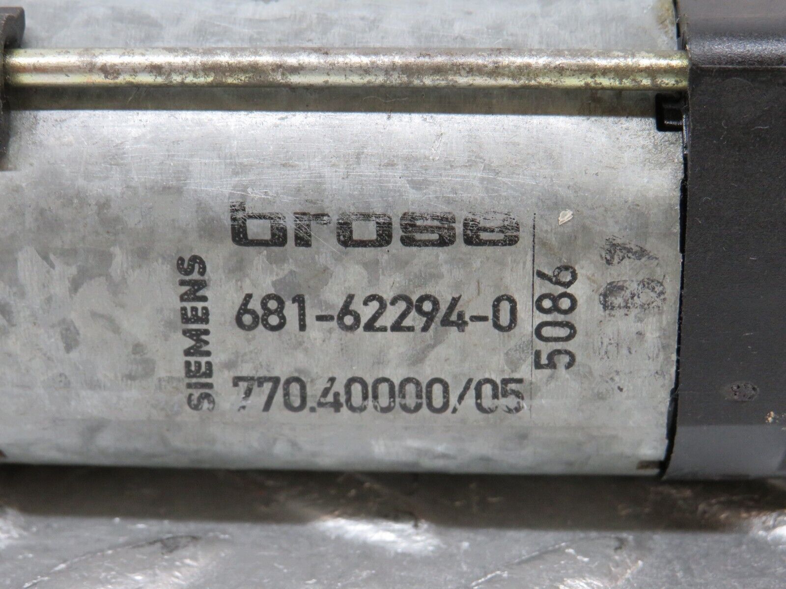 37068 Mercedes-Benz C126 420SEC Coupe Front Right Seat Adjustment Motor Brose