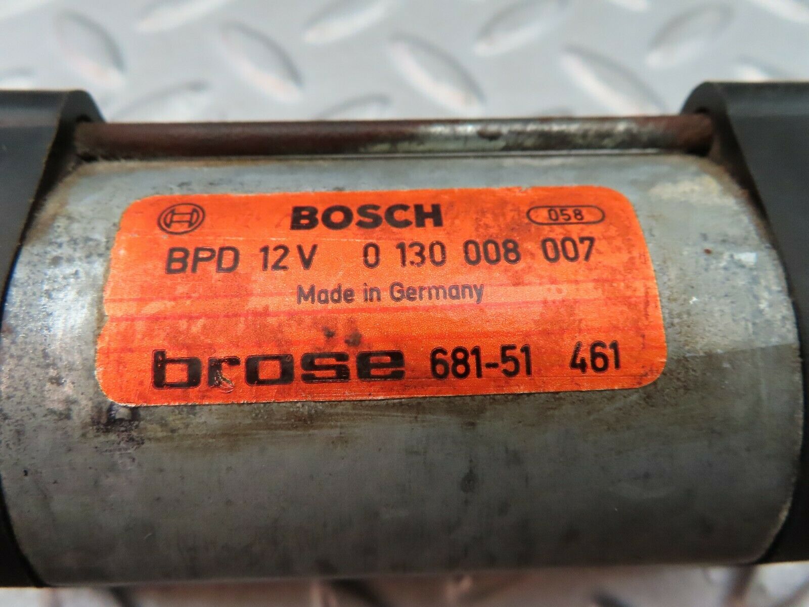 6230 Mercedes-Benz W126 380SE Seat Adjustment Motor Bosch 0130008007