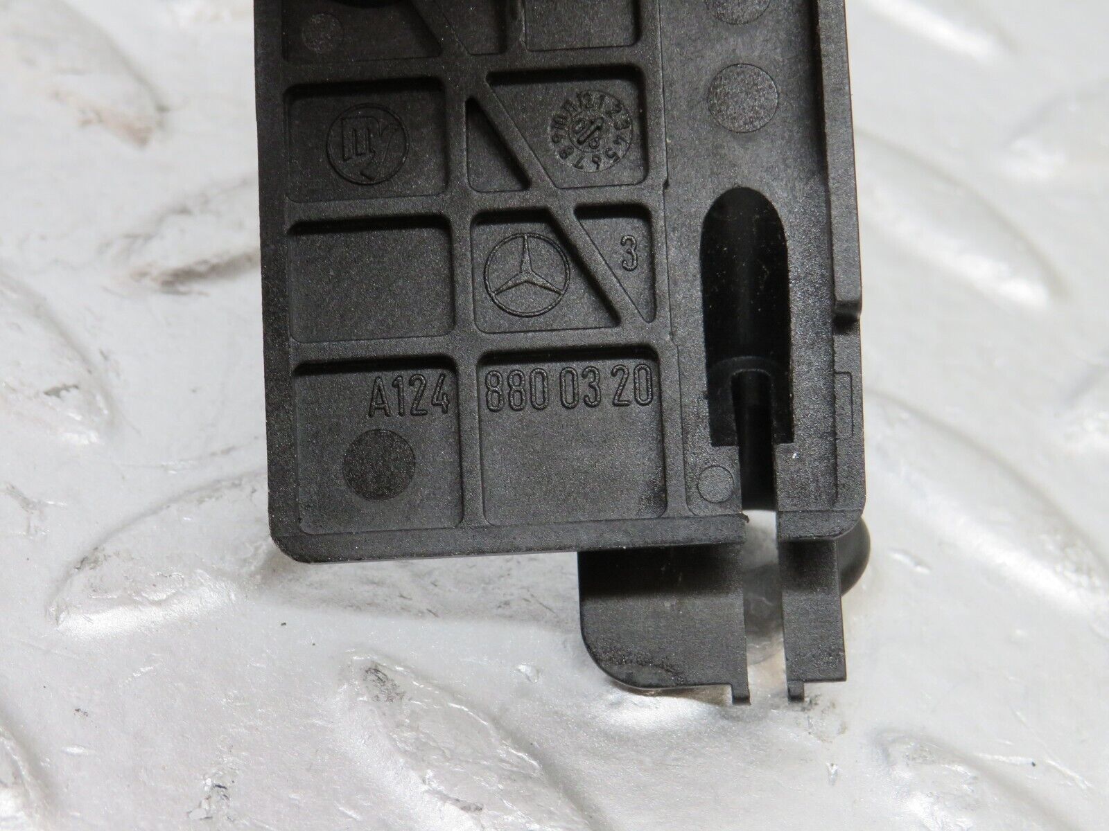 35252 Mercedes-Benz W221 Hood Opener Bonnet Opener Release 1248800320