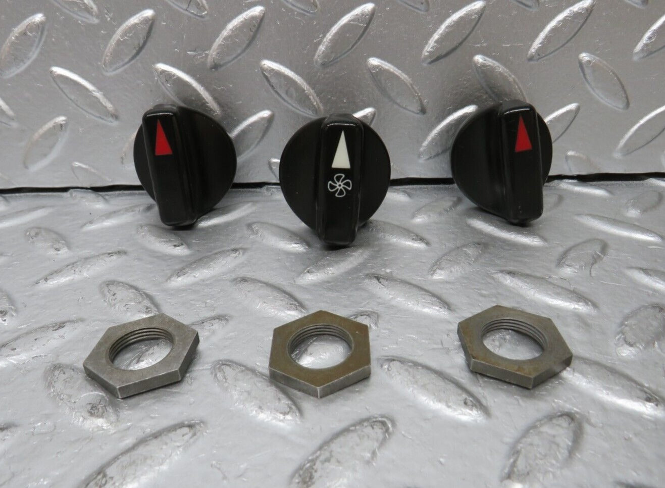 29750 Mercedes-Benz W123 230E Heater Control Knob Set